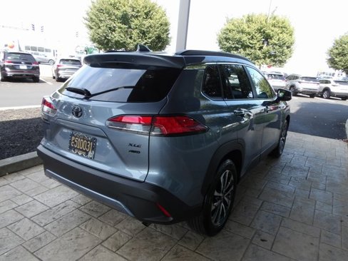 Used 2024 Toyota Corolla Cross XLE image 7