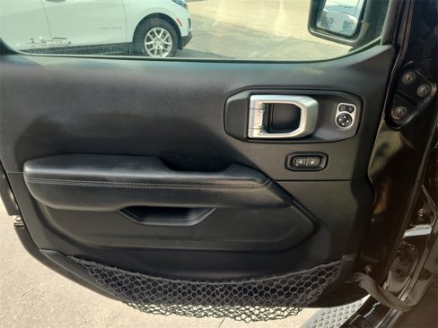 Used 2020 Jeep Wrangler Unlimited Sahara image 21