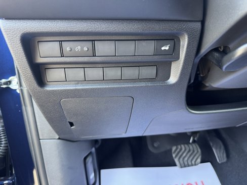 New 2025 Mitsubishi Outlander SE image 13