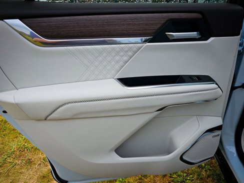 New 2026 GMC Acadia Denali w/ Super Cruise Package image 35