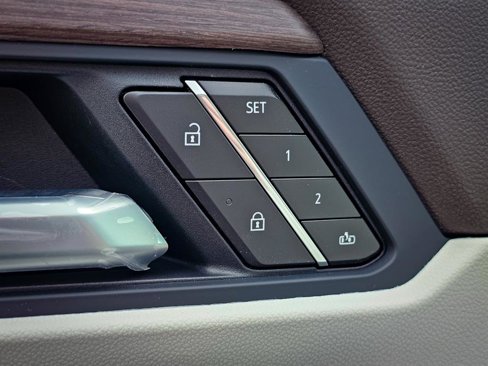 New 2026 GMC Acadia Denali w/ Super Cruise Package image 11