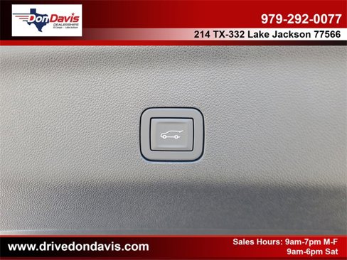New 2026 GMC Yukon Elevation image 8
