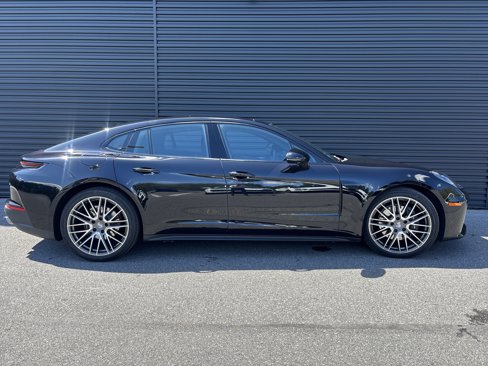 Certified 2025 Porsche Panamera image 3