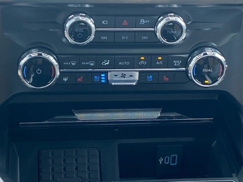 New 2025 Ford F250 Lariat w/ Chrome Package image 10
