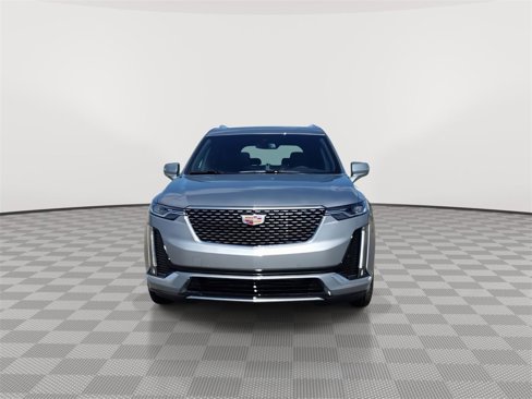 New 2025 Cadillac XT6 Luxury image 3