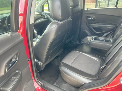 Used 2021 Chevrolet Trax LT w/ LT Convenience Package image 27