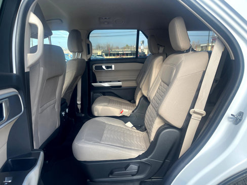 Used 2021 Ford Explorer XLT image 14
