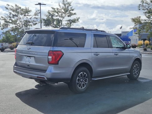 Used 2023 Ford Expedition Max XLT image 7