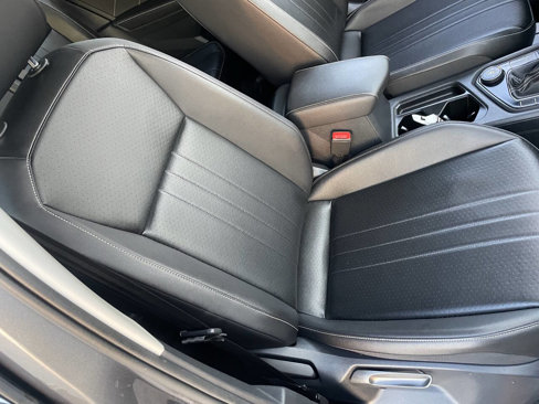 Used 2022 Volkswagen Tiguan SE image 11