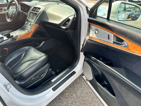 Used 2016 Lincoln MKX Reserve w/ Luxury Package image 18