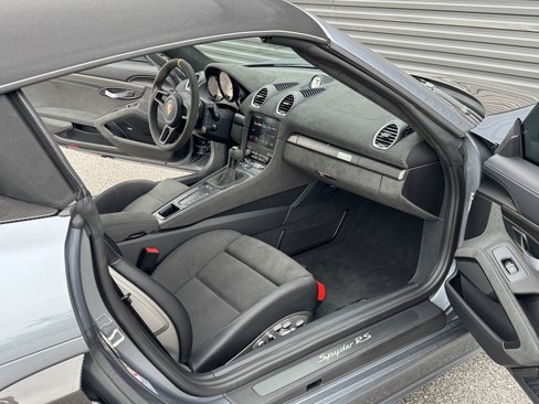 Certified 2025 Porsche 718 Boxster Spyder RS image 18