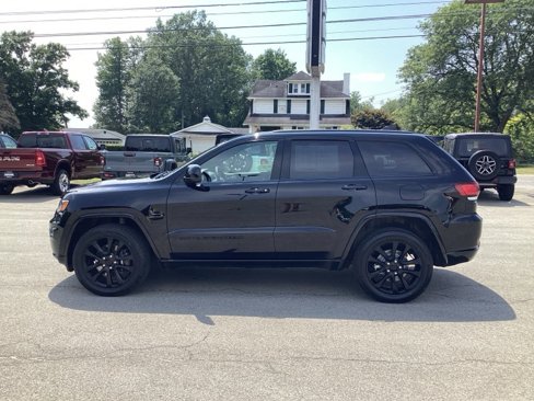 Used 2022 Jeep Grand Cherokee Laredo X image 4