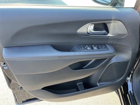New 2026 Chrysler Voyager LX image 19