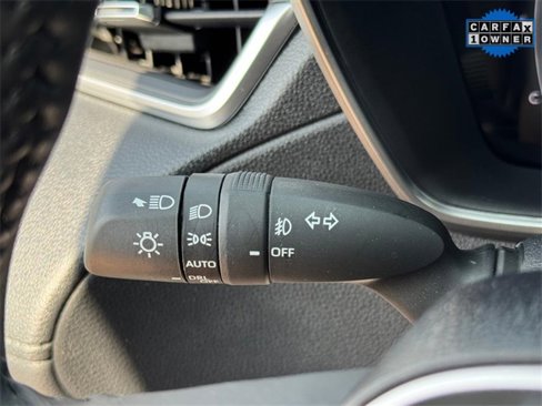Used 2024 Toyota Corolla Cross XLE image 21