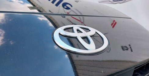 Used 2025 Toyota Camry LE image 2