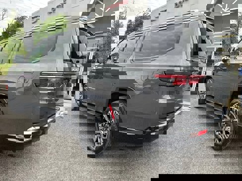 New 2024 Jeep Wagoneer L 4WD w/ Premium Group I image 9
