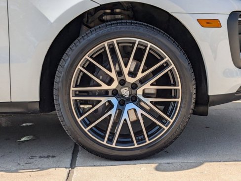 Certified 2025 Porsche Macan image 29