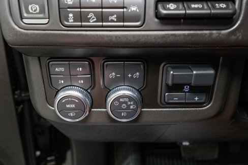 Used 2024 GMC Yukon Denali Ultimate image 35