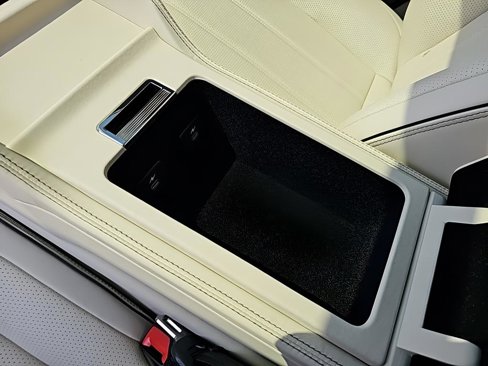 New 2024 Bentley Bentayga Extended Wheelbase image 31