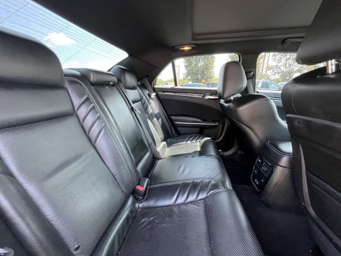 Used 2023 Chrysler 300 C image 21