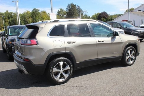 Used 2021 Jeep Cherokee Limited image 27