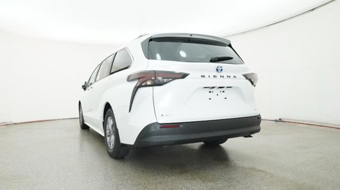 New 2025 Toyota Sienna XLE image 25