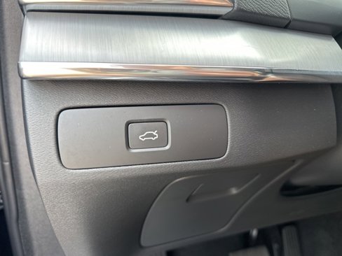 Certified 2025 Volvo XC90 B5 Core image 30
