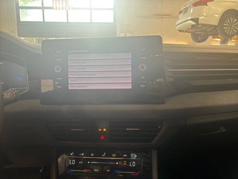 Used 2025 Volkswagen Jetta SE image 18