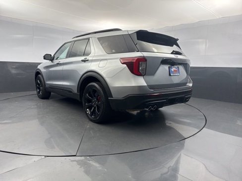 Used 2024 Ford Explorer ST w/ Technology Package image 3