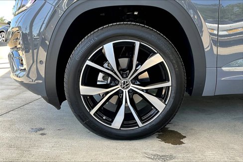New 2025 Volkswagen Atlas SEL Premium R-Line image 8
