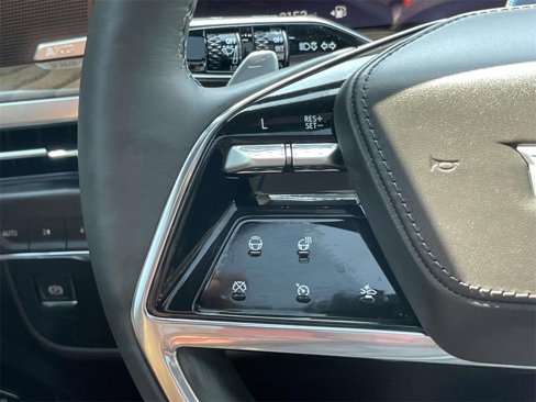 Used 2025 Cadillac Escalade Sport Platinum w/ LPO, ONYX Package image 24