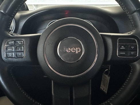 Used 2012 Jeep Wrangler Unlimited Rubicon image 27