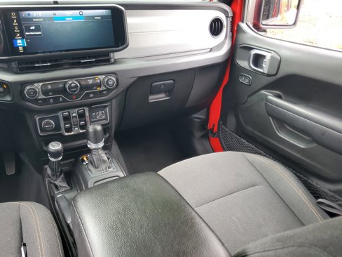 Used 2024 Jeep Wrangler Sport S image 12