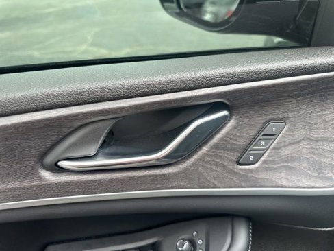 Used 2024 Jeep Grand Cherokee Limited image 23