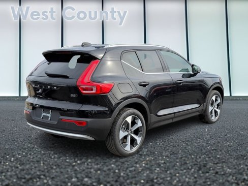 New 2025 Volvo XC40 B5 Core w/ Protection Package Premier image 3