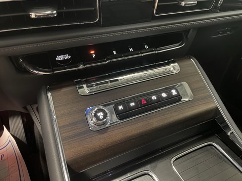 Used 2025 Lincoln Aviator Reserve w/ Jet Appearance Package image 13