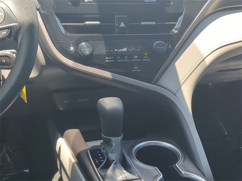 Used 2023 Toyota Camry LE image 8