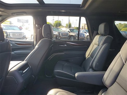 Used 2023 Cadillac Escalade Premium Luxury w/ LPO, Radiant Package image 8