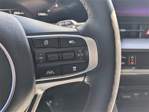 Used 2024 Kia Sportage SX image 12