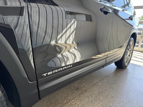 Used 2024 GMC Terrain SLT image 39