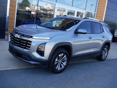 Used 2025 Chevrolet Equinox LT w/ Convenience Package II image 1