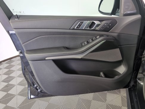 New 2026 BMW X5 M60i image 10