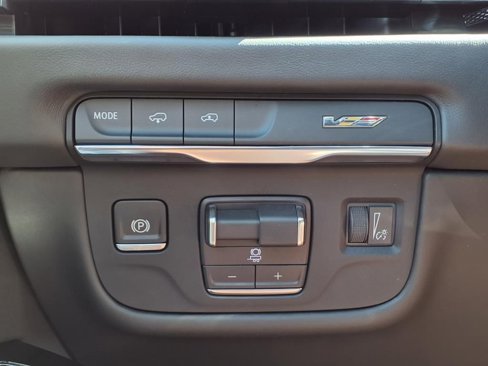 Used 2025 Cadillac Escalade V image 28