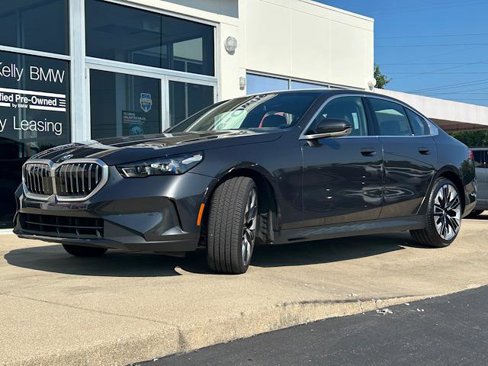 Certified 2024 BMW 530i xDrive image 4