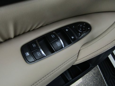 Used 2024 Nissan Armada Platinum w/ Captain's Chairs Package image 13