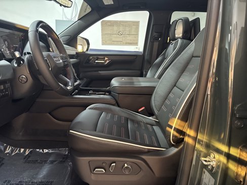 New 2026 GMC Yukon AT4 Ultimate w/ LPO, Floor Liner Package image 28