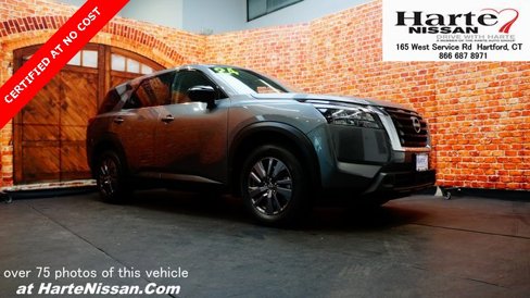Used 2024 Nissan Pathfinder S image 1