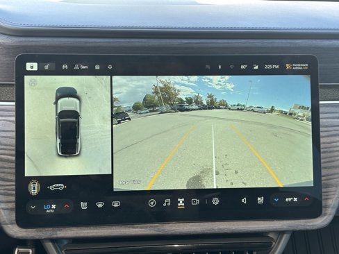 Used 2024 Rivian R1S Adventure image 13