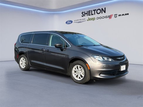 Used 2019 Chrysler Pacifica Touring image 7