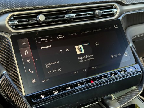 Used 2025 Aston Martin Vanquish image 25